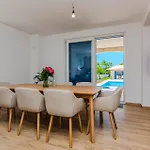 Glavilla בית נופש פריבלאקה